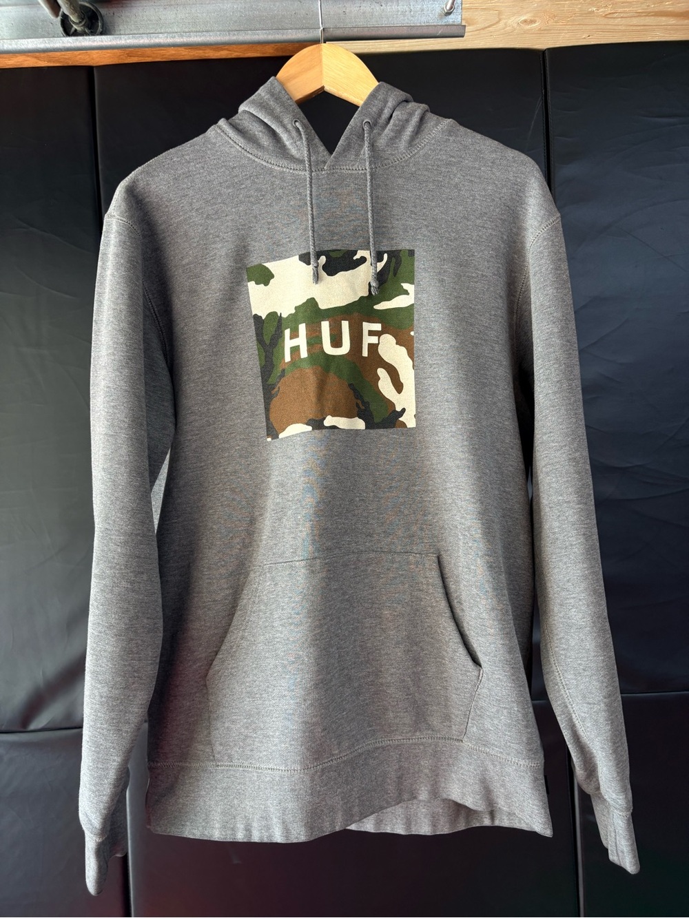 HUF | Box Logo Camo Pullover Hoodie - Men's Large, Heather Gray